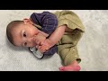 【生後５ヶ月】赤ちゃんの足舐め！！｜【５months old baby】