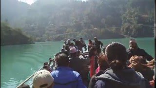 Riding in Nepali Ship in KaliGandaki River ll काली गण्डकी नदीमा नेपाली ठुंलो डुङ्गा सरर ll