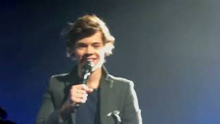 One Direction - Teenage Dirtbag / Rock Me 5/4/2013 London Front Row