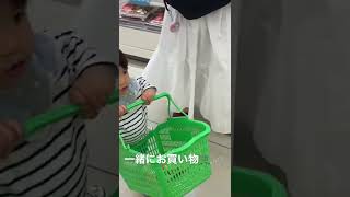 コンビニでは自然と買い物かごを持つんです