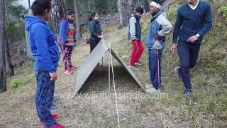 Learn how to make a bivouac shelter in the Himalaya