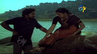 Rajasekhar & Jeevitha Love Scene | Yugakartalu | Rajashekar | Jeevitha | ETV Cinema