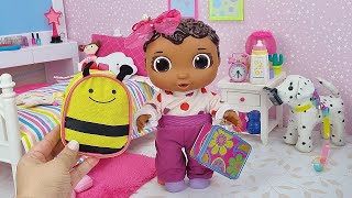 BABY CECE DOUTORA BRINQUEDOS ARRUMANDO MOCHILA E LANCHEIRINHA PARA CRECHE Doc McStuffins Get Better