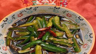 清脆爽口的开胃小菜--酱汁腌黄瓜 Crisp and refreshing appetizer - pickled cucumber with sauce