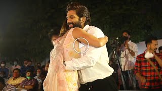 Stylish Star Allu Arjun Warm Hug To Pooja Hegde At Reunion of Ala Vaikuntapuramulo | News Buzz