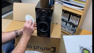 Unboxing Audio Physic STEP 35