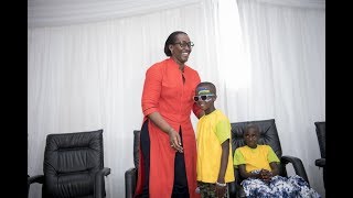 Gaso G yataramiye imbere ya Madamu Jeannette Kagame // Reba abana bato bafite impano