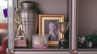 How to Personalize a Glass-Front Niche | Arbor Memorial