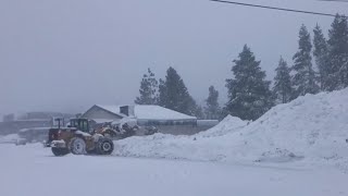 Sierra Nevada blizzard starts to ease