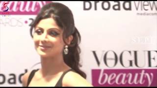 Oops Moment - Shilpa Shetty Faces Fall at an event
