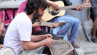 Kararsizlar - Karadır kaşların - street shoot Tünel Sahne - Istanbul / Turkey - 31/08/2014 - Euro-PA