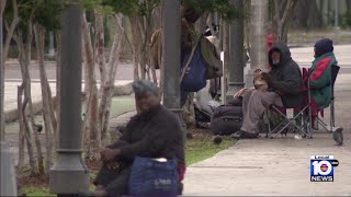 Cold snap prompts outreach to homeless in Broward County