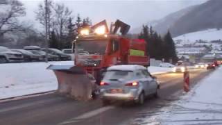 [Funkenflug am Räumschild] LKW Murau 16 (Stm Murau) - Schneeräumung B96, Murau