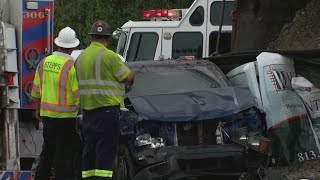 Crash shuts down I-75 southbound for hours, at least 1 dead