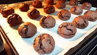 ZO MAAK JE 20 KOEKJES MET 1 ZAKJE PUDDING || CHOCOLADE KOEKJES RECEPT