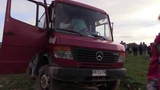 Histórico llega por primera vez un bus a Caleta Huellelhue, conectando a la localidad con Río Negro