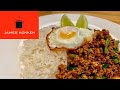 Pad krapao moo - Thailandsk lynstegt hakket svinekød med chili, hvidløg og thai basilikum.