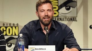 Ben Affleck Wears Wedding Ring at Comic-Con, Talks Batman