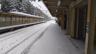 JR北海道 789系0番台特急ライラック号札幌行き高砂駅雪を舞い上がりながら通過