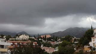 FUENGIROLA,UNA CIUDAD ENTRE EL MAR MEDITERRÁNEO Y LA CORDILLERA QUE LA RODEA.