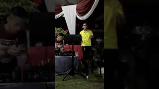 Sebijik suara Live budak kaca mata bintang