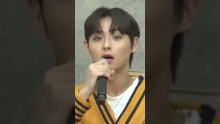 [DKZ]찐빵좋아하시는 만복이 아부님,,#dkz #동키즈 #디케이지 #남돌 #민규 #심장도둑