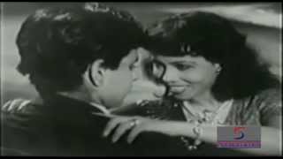 Haay Sadke Tere O Baanke Mere - Lata Mangeshkar - HULCHUL - Dilip Kumar, Nargis,