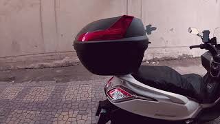 Givi Blade top box B47 installation on Kymco Downtown 350