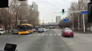 新疆乌鲁木齐市街景，南湖路。Urumqi Street View Xinjiang.