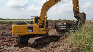 Extremely Super Truck Stuck - ឡានបែន៥តោនជាប់ផុង, Excavator KOMATSU PC210 \u0026 NISSAN UD Truck 5ton