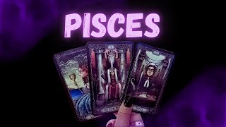 PISCES 💝SOMEONE LOOKS AT YOUR PHOTO NONE STOP ⚠️😱 VERY STRONG❤️THEY LOVE YOU😍 TAROT LOVE READING