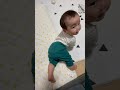 寝返りしてもカメラ目線は忘れない！ baby babyvlog 育児 赤ちゃん 子育て 乳児のいる生活 出産 新生児 shorts