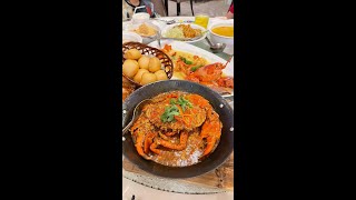 JUMBO Seafood Iconsiam / Chili Crab Mukbang ! #Shorts  / จัมโบ้ ซีฟู้ด | Bm and Porsche