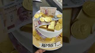 money and gold cake design