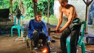 Making rotary knives from high quality car springs, Traditional blacksmith from Indonesia