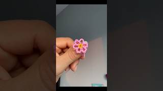 Anillo de flores con mostacillas 🌸✨ #parati #diy #shortvideo #anillo #flores #accesorios #arte