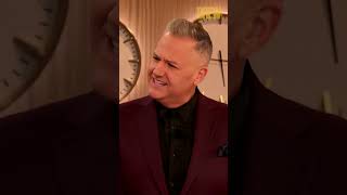 Drew Barrymore & Ross Mathews Test Out Dolly Parton's Wig | The Drew Barrymore Show