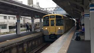 西武新2000系2535F+25??Fが各駅停車西武新宿行きとして上石神井駅に到着するシーン！