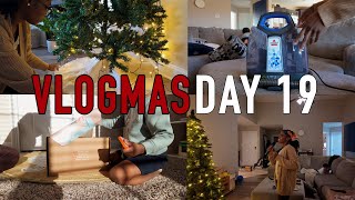 VLOGMAS দিন 19 | ভালবাসা কি মূল্যবান? + আমরা অবশেষে আমাদের গাছ + ফ্যামিলি কারাওকে নাইট 🎤🎄