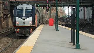 A Few NJ Transit Trains at Summit Station