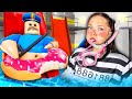 I ALMOST DROWNED!!! (Waterpark Barry's Prison Run - ROBLOX OBBY)