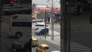 【大阪市消防局 \u0026 大阪府警察】パトカーが給油中のガソリンスタンド前を通過する救急車