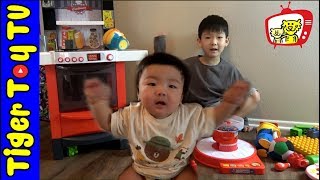 엄마와 함께하는 주방놀이, 뽀로로, 플레이도우 뽀로로 응가놀이 PLAYING WITH MOMMY PLAYDOH \u0026 PORORO [Tiger Toy TV] 타이거 토이 TV