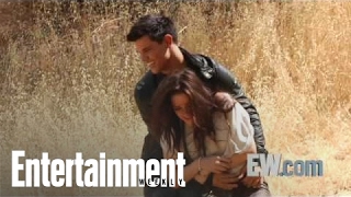 Twilight: 'New Moon' - Bella and Jacob Wrestle | Entertainment Weekly