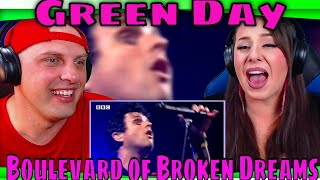 Green Day performs Boulevard of Broken Dreams at Reading Festival | THE WOLF HUNTERZ REACTIONS