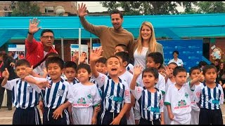 Claudio Pizarro jugó una pichanga con niños de San Juan de Lurigancho