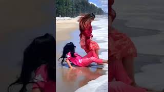 দেখেন মেয়ে দুটো সমুদ্রের ধারে ভিডিও করতে গিয়ে কীভাবে পরে গেল সমুদ্রের ধারে ভিডিও টি শুরু থেকে শেষ