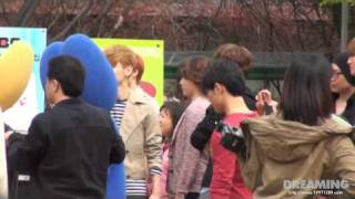 110429 2min bowing to a mascot +cute Minho teasing the mascot fancam  @ Seoul Women's University