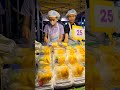 sticky rice with coconut milk mango durian king street food ตลาดเวิลด์มาร์เก็ต กรุงเทพฯ