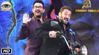 Aamir Khan and Salman Khan Enjoying Bike Riding in Bigg Boss 18 Grand Finale with Zunaid